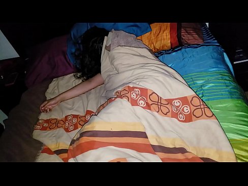 ❤️ Anak tiri berating ibu tiriné enom nalika dheweke turu. Sluts ing jv.fuckmymac.ru ❤